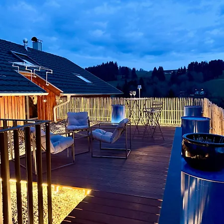 123 Dachterrassen-wohnung Im Kuenstlerhaus - Naehe Bodensee Apartment *